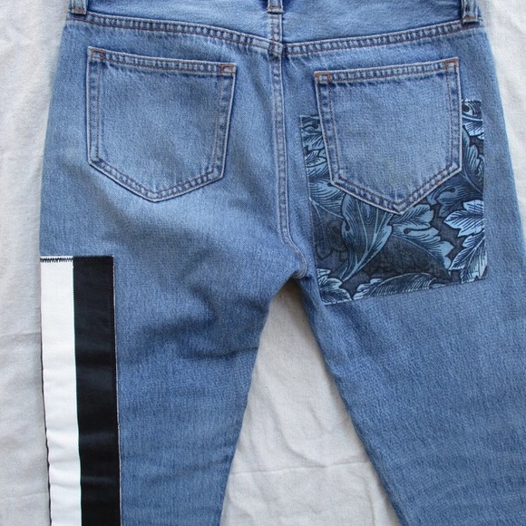 Marc Jacob jean’s solidarity stonewashed with stacked flowers - Picture 5 of 6
